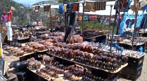 African curio market